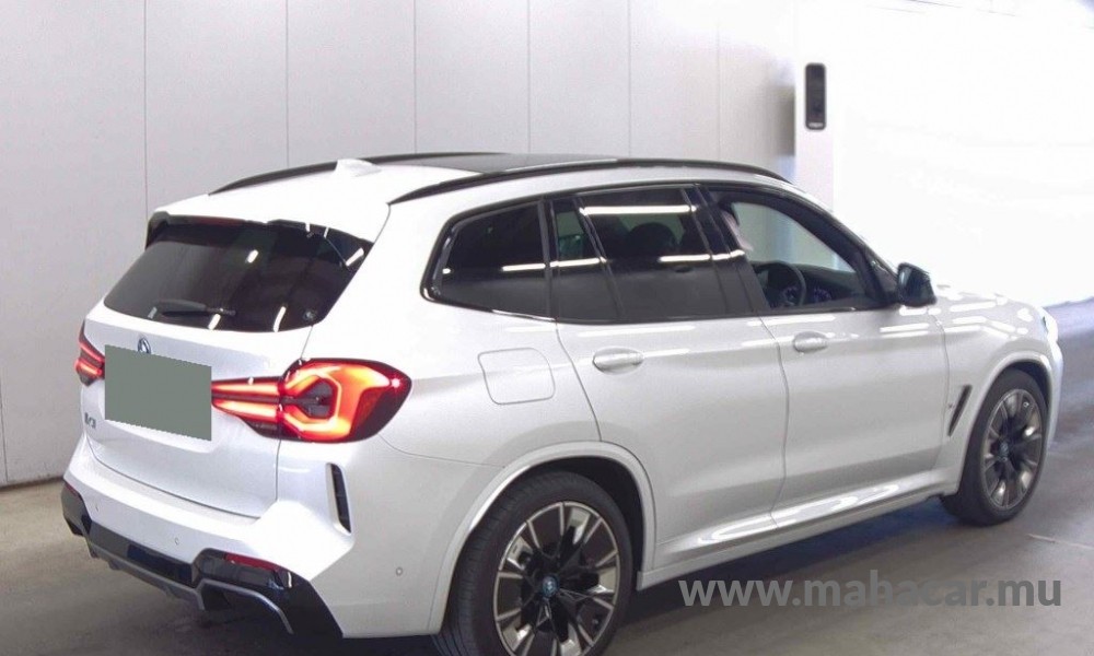 2021 BMW iX3 photo 4