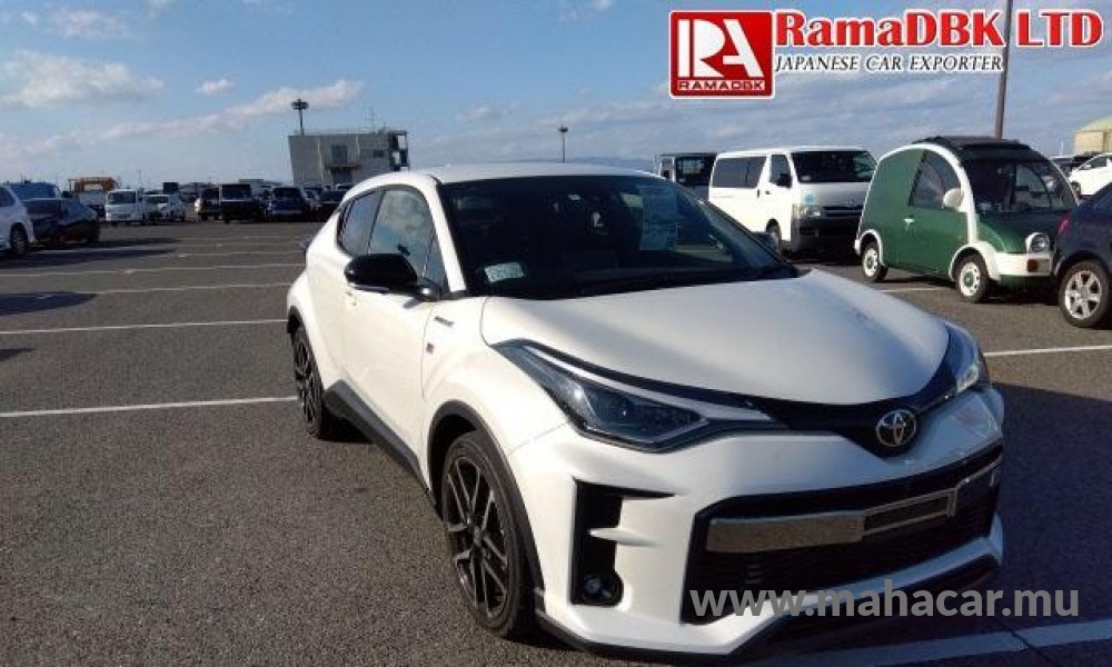 2020 Toyota CHR HYBRID photo 11