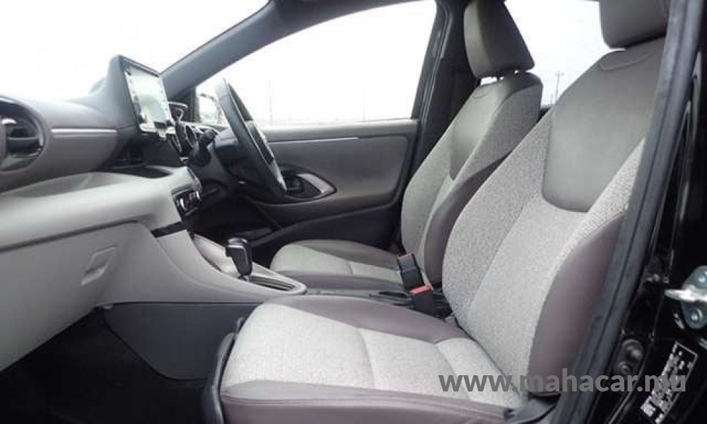 2022 Toyota Yaris Hybrid photo 8