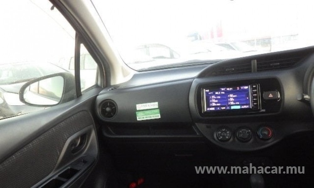 2019 Toyota Vitz photo 6
