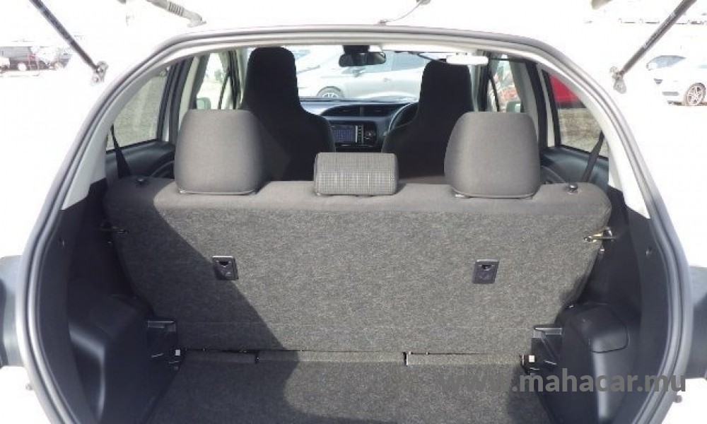 2019 Toyota Vitz photo 18