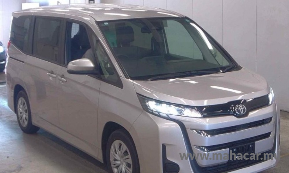 2023 Toyota Noah photo 3