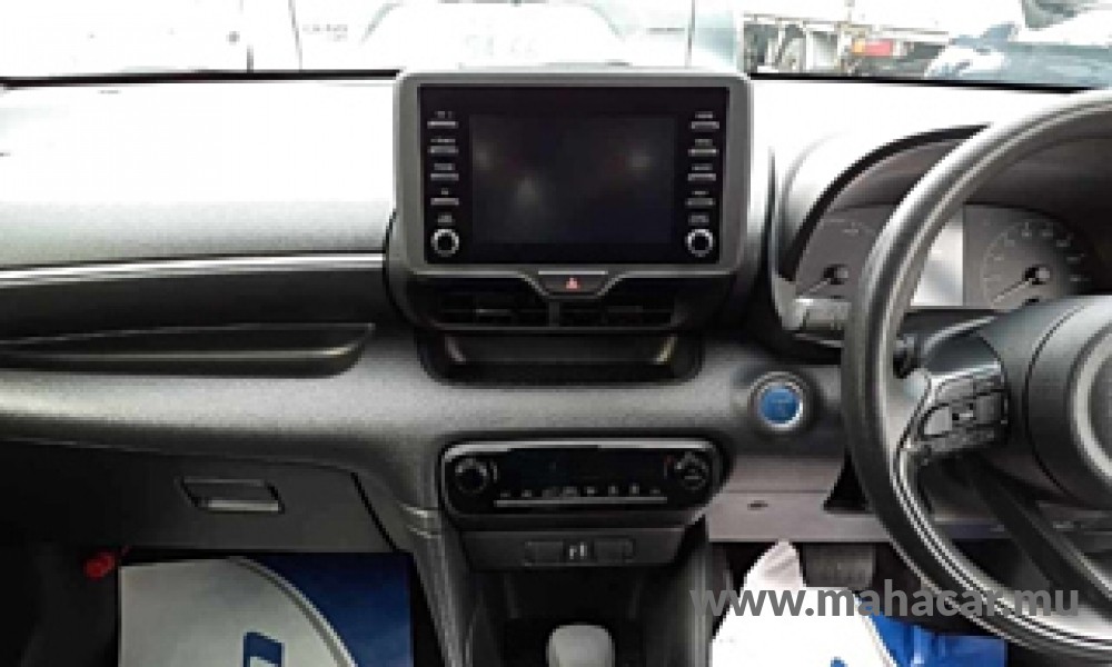 2022 Toyota Yaris photo 7