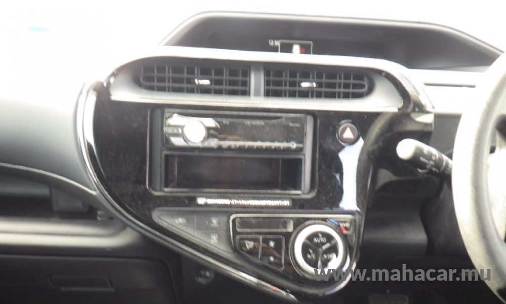 2019 Toyota AQUA photo 11