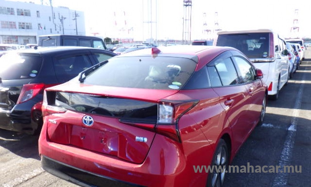 2020 Toyota PRIUS photo 11