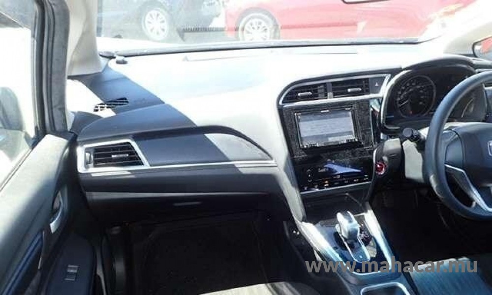 2019 Honda SHUTTLE HYBRID photo 12