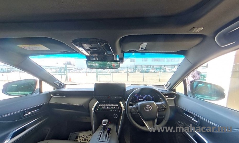 2023 Toyota Harrier photo 2