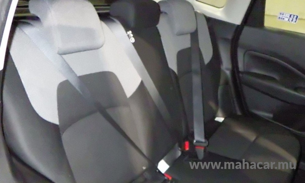 2021 Nissan NOTE E-POWER photo 5