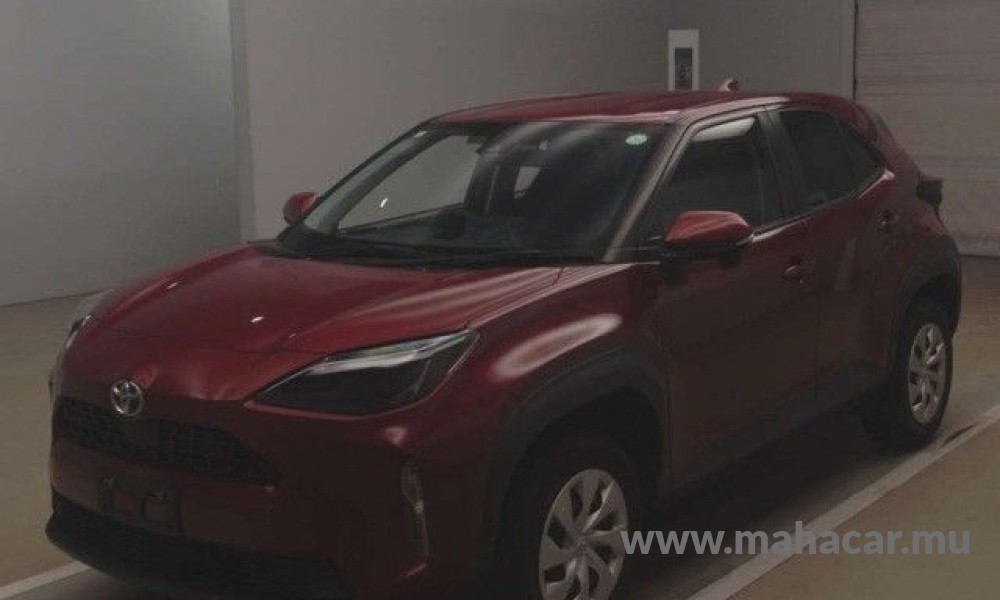 2022 Toyota Yaris Cross Hybrid, Red