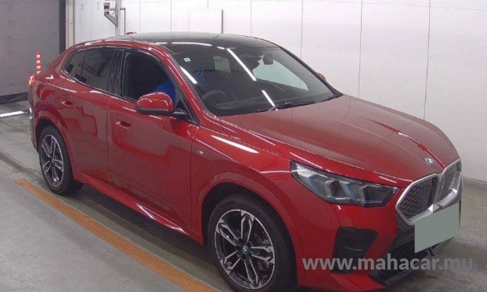 2024 BMW ix2 photo 2