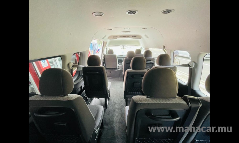 2019 Toyota HIACE GL photo 7