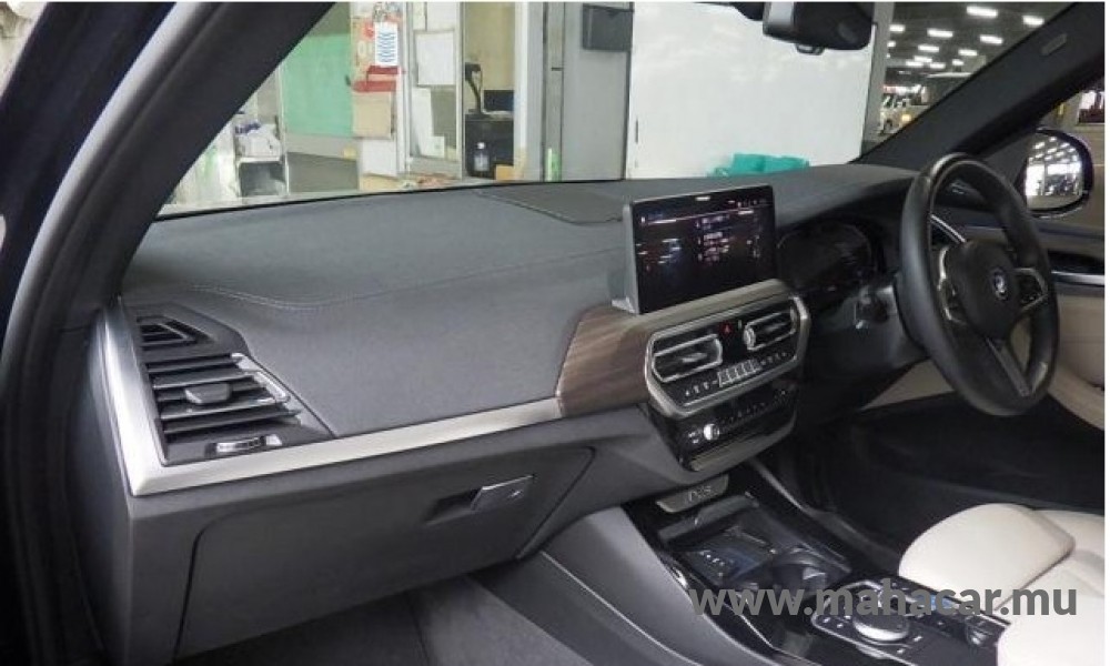 2023 BMW iX3 photo 4