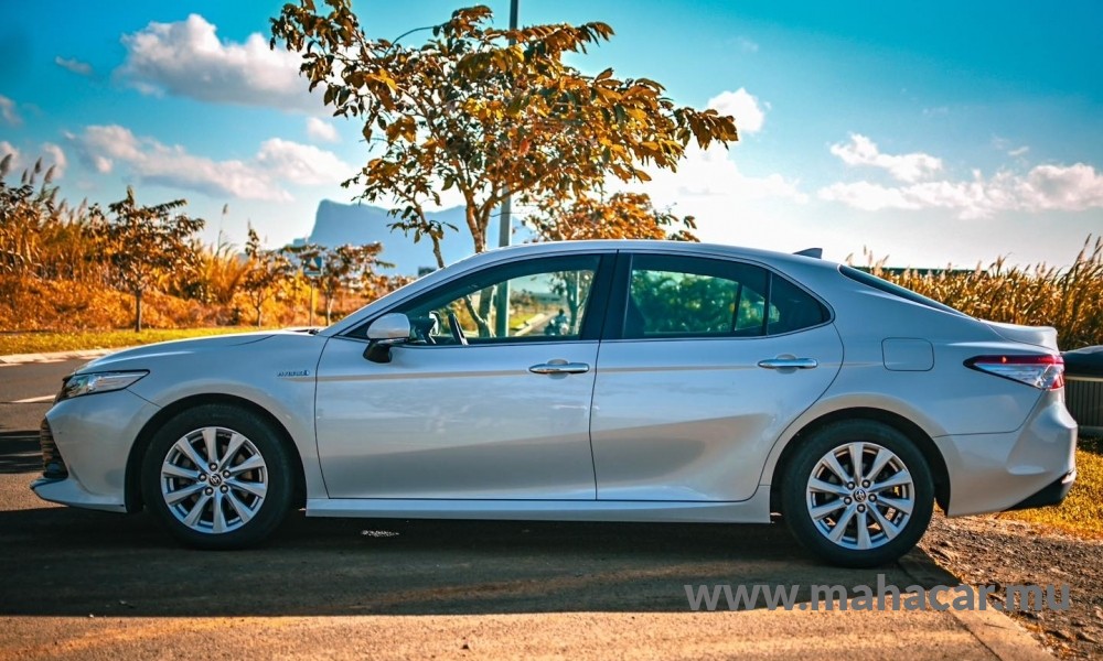 2020 Toyota Camry photo 12