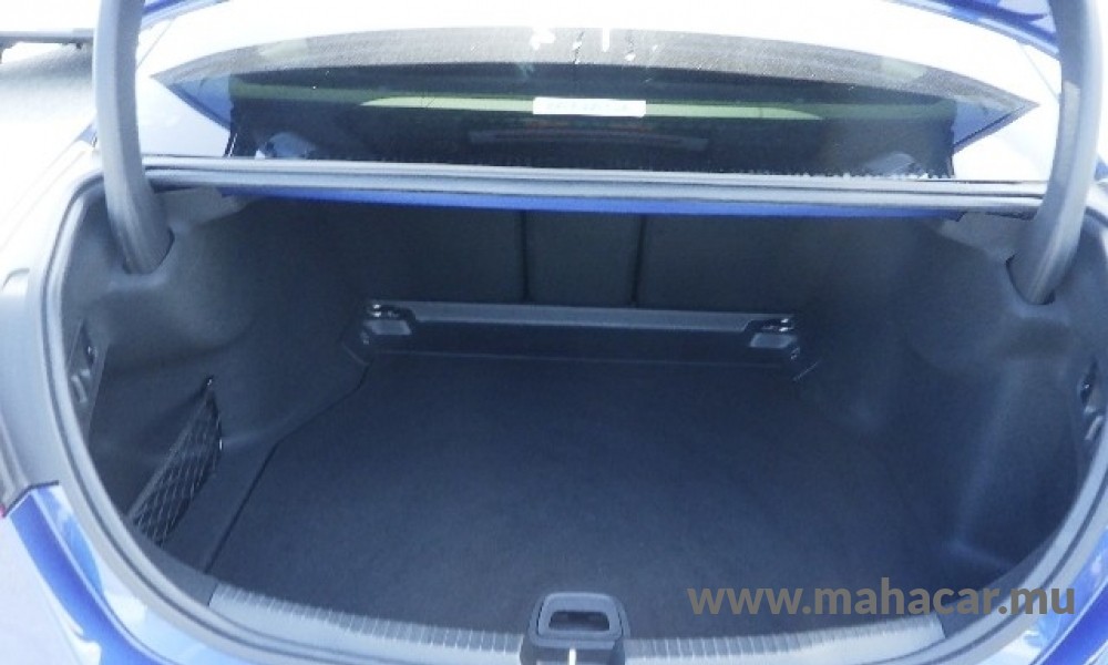 2023 Mercedes C200 photo 5
