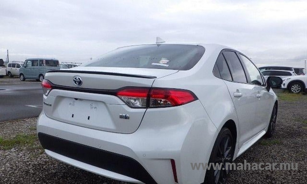 2021 Toyota Corolla photo 2