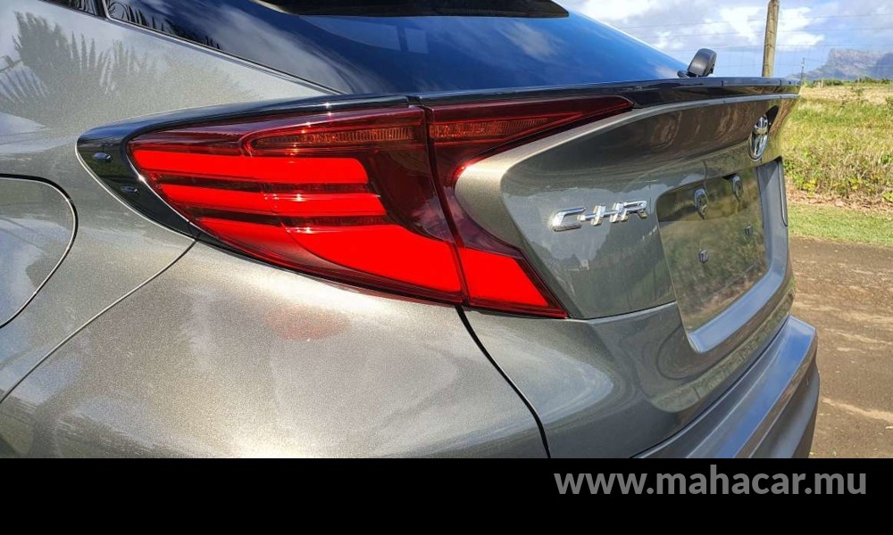 2020 Toyota CHR photo 8