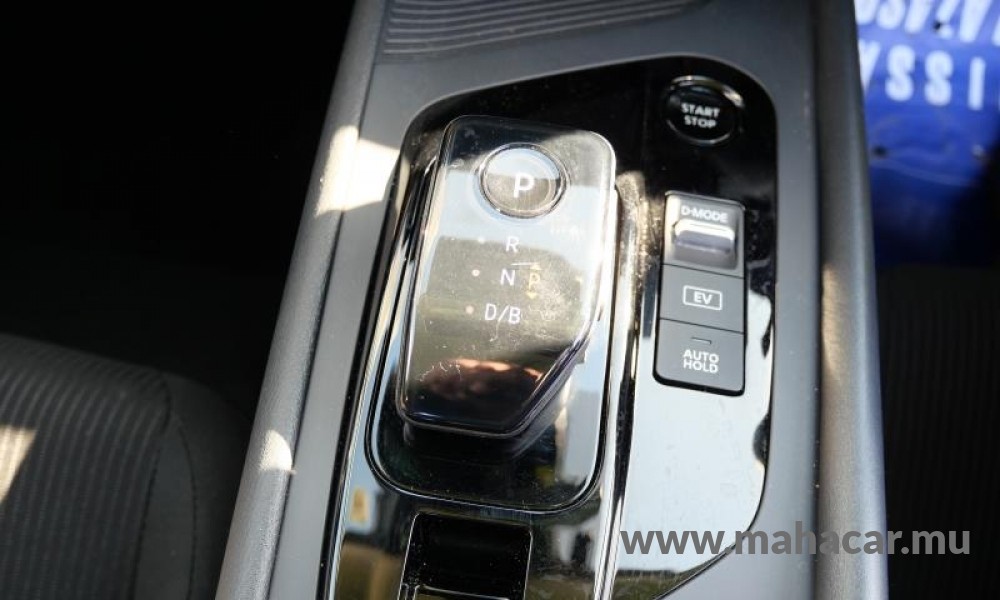 2023 Nissan NOTE E-POWER photo 6