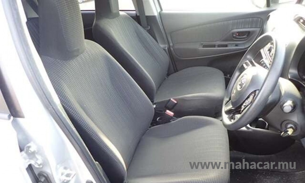 2019 Toyota Vitz photo 7