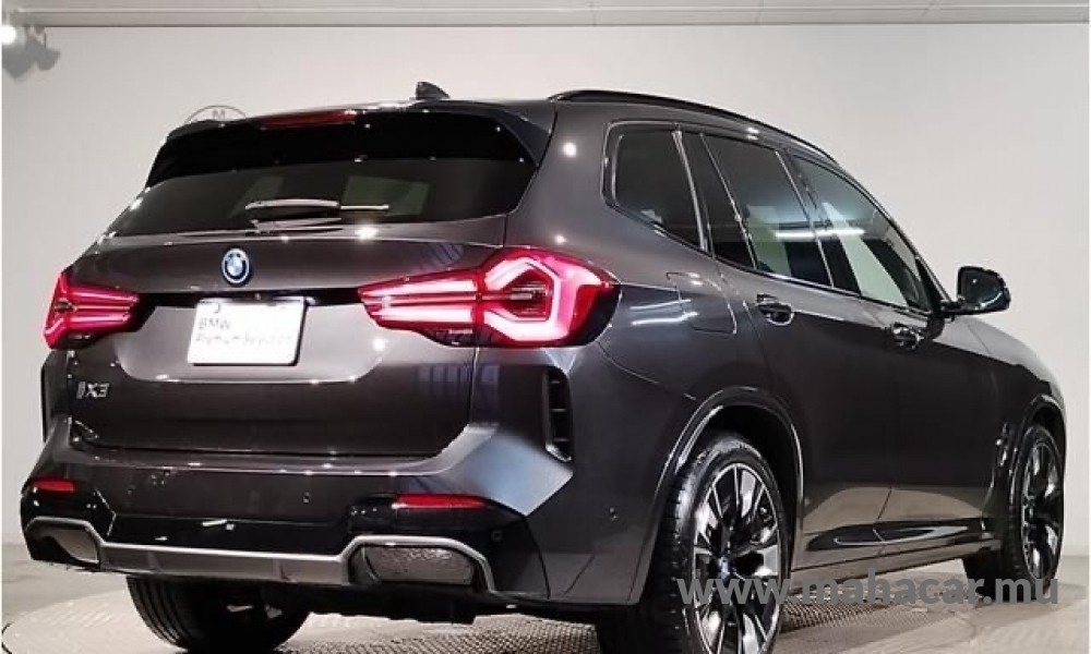 2021 BMW iX3 photo 3