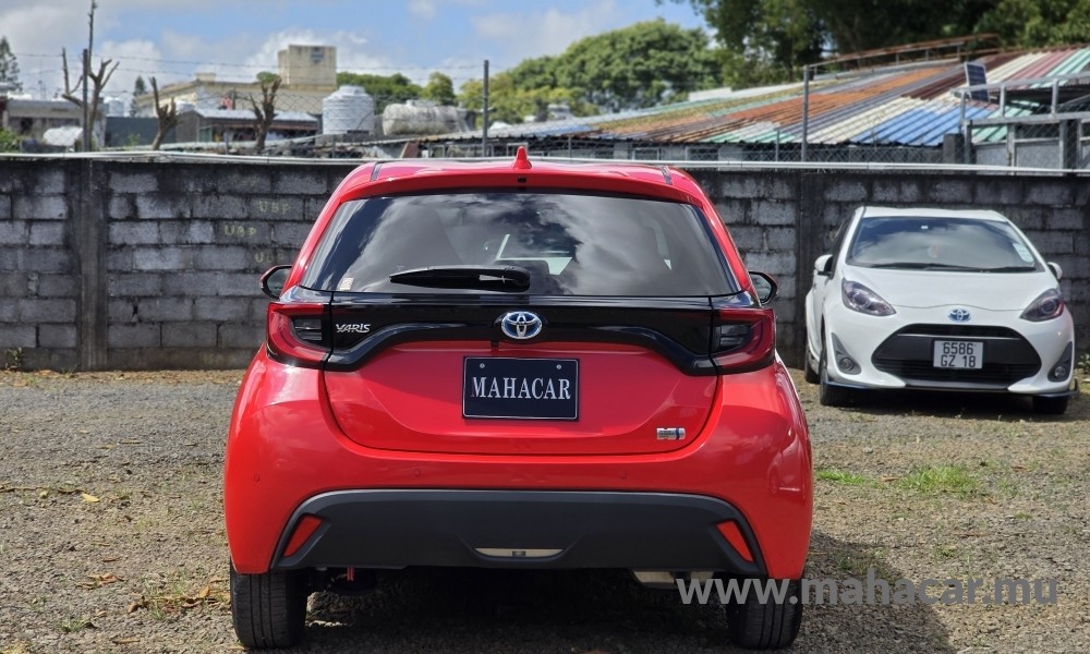 2022 Toyota Yaris Hybrid photo 10