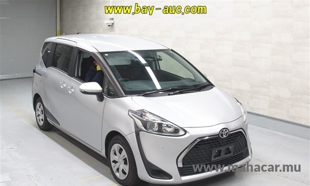 2022 Toyota Sienta, Silver