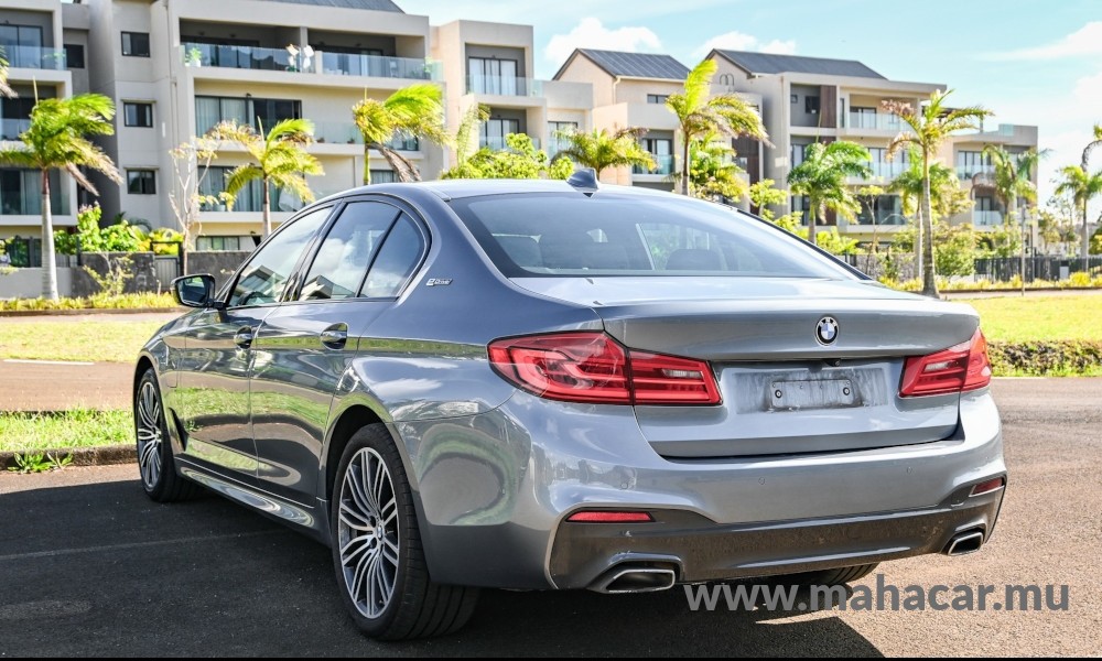 2019 BMW 530e photo 11