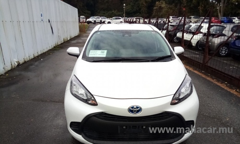 2022 Toyota AQUA, White