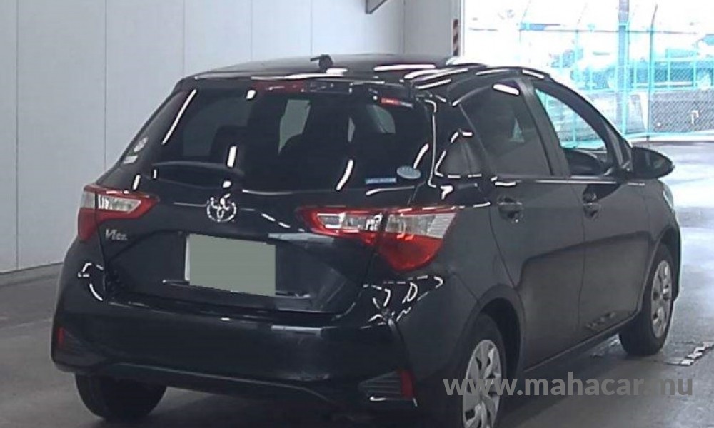 2019 Toyota Vitz photo 5
