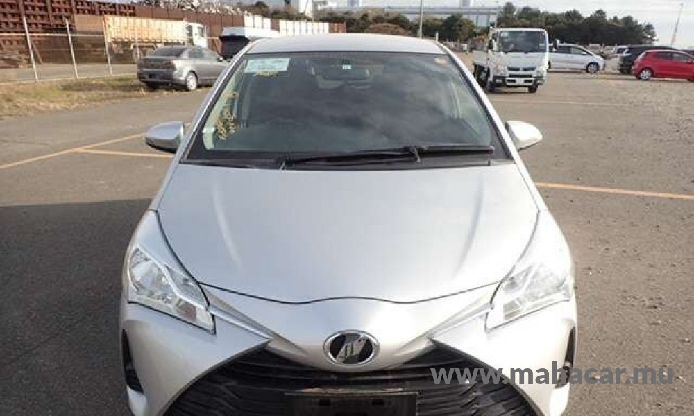 2019 Toyota Vitz photo 4