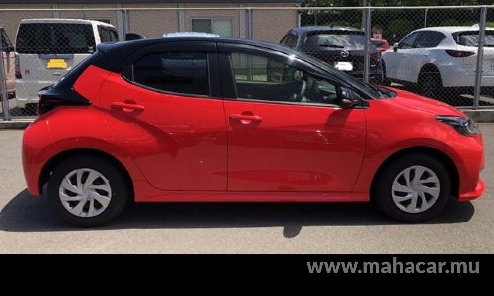 2020 Toyota Yaris photo 3