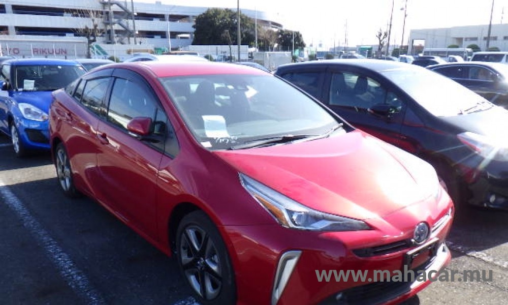 2020 Toyota PRIUS photo 2