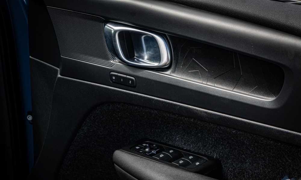 2022 VOLVO C40 photo 10