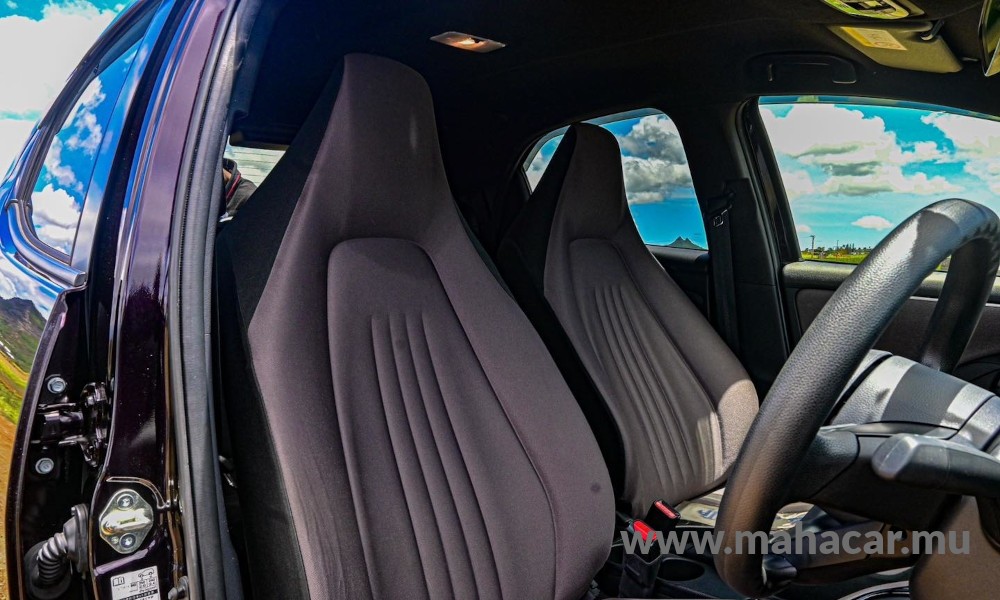 2020 Toyota Yaris photo 3