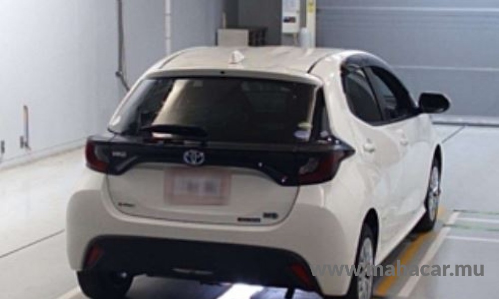 2020 Toyota Yaris photo 2