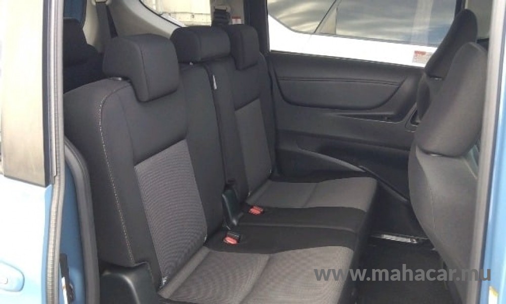 2022 Toyota Sienta Hybrid photo 10