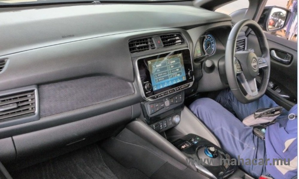 2023 Nissan Leaf photo 5