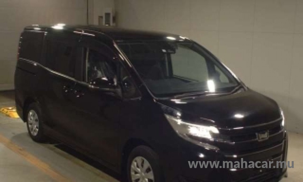2021 Toyota Noah photo 3