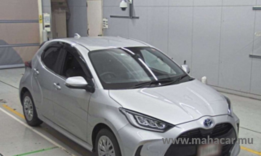 2021 Toyota Yaris photo 2