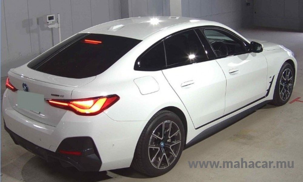 2024 BMW i4 photo 4