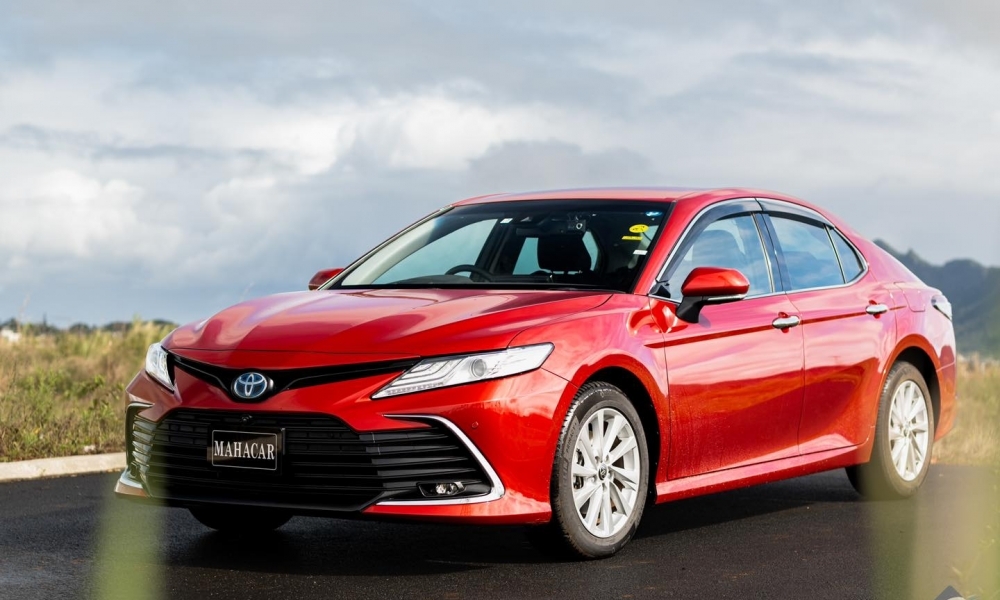2021 Toyota Camry, Red