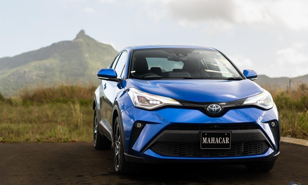 2020 Toyota CHR HYBRID photo 2