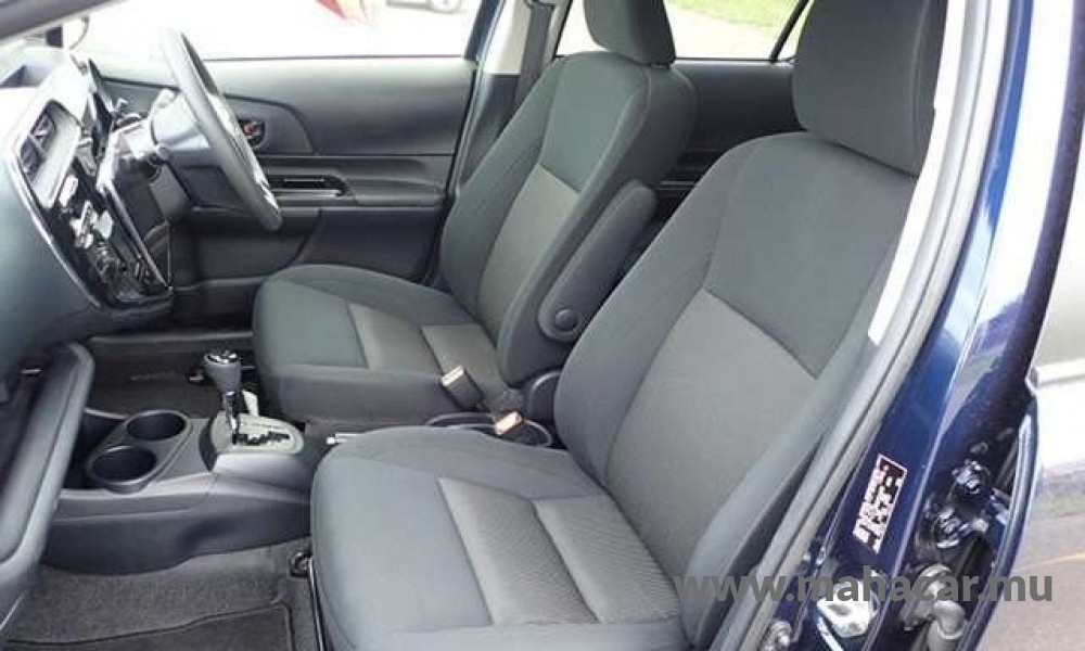 2019 Toyota AQUA photo 4
