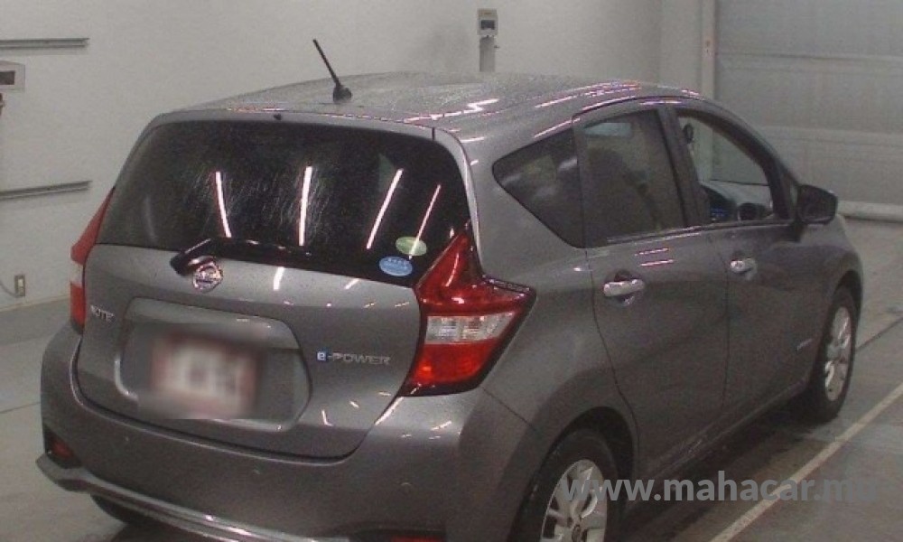 2020 Nissan NOTE E-POWER photo 2