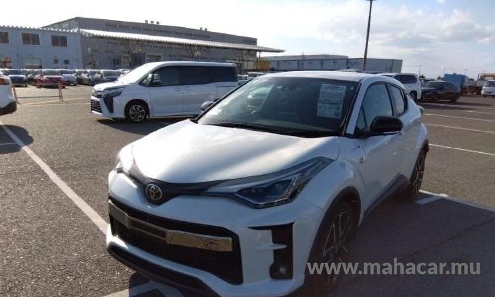 2020 Toyota CHR HYBRID, White