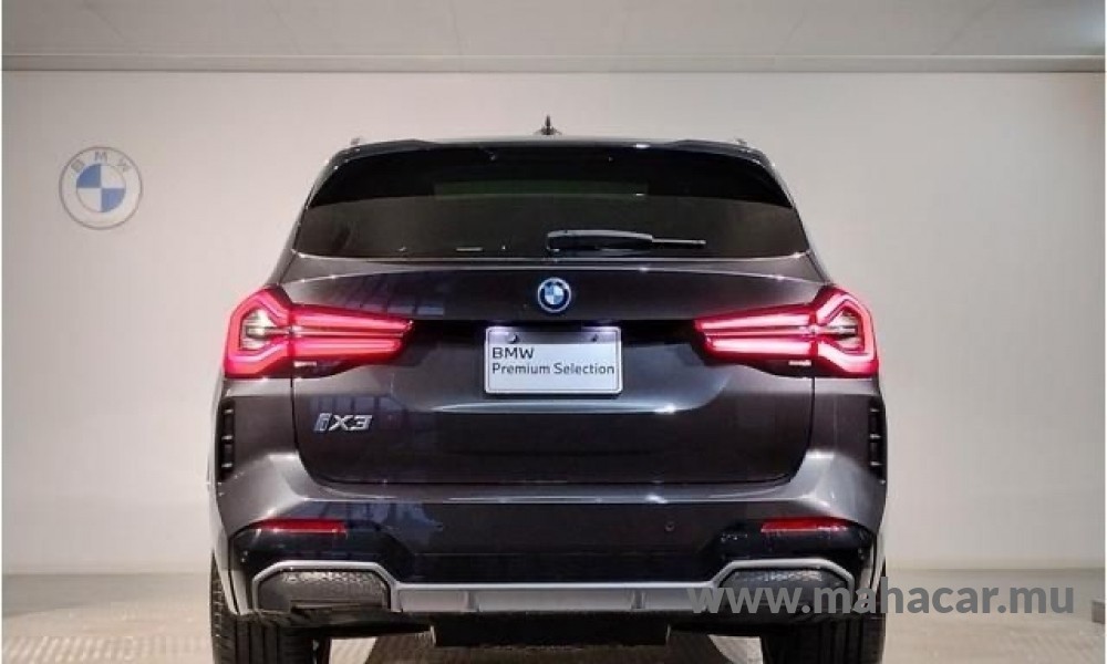 2021 BMW iX3 photo 4
