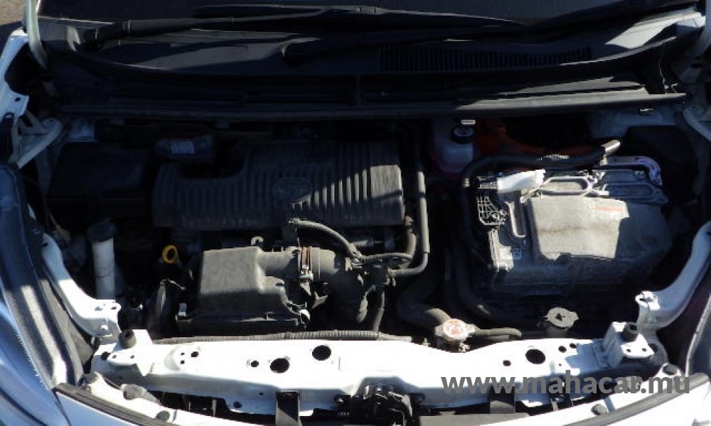 2021 Toyota Sienta Hybrid photo 12