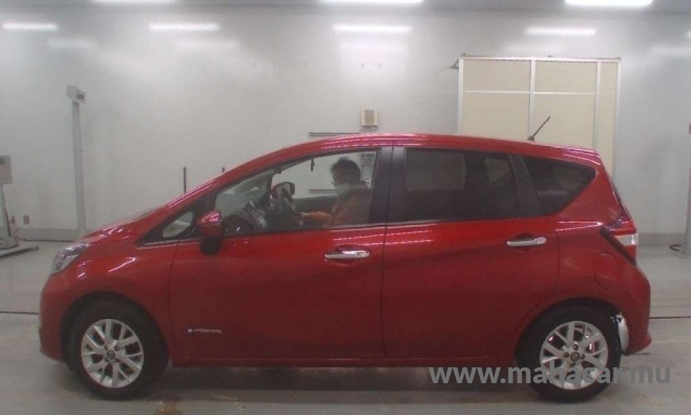 2020 Nissan NOTE E-POWER photo 4