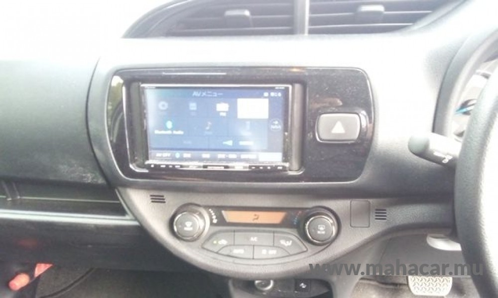 2020 Toyota VITZ HYBRID F photo 4