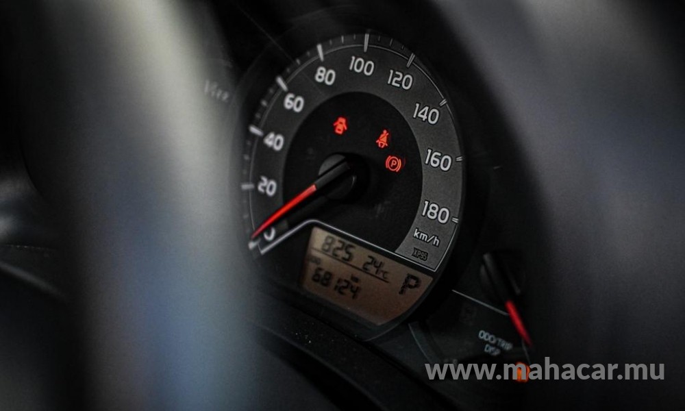 2019 Toyota Vitz photo 7