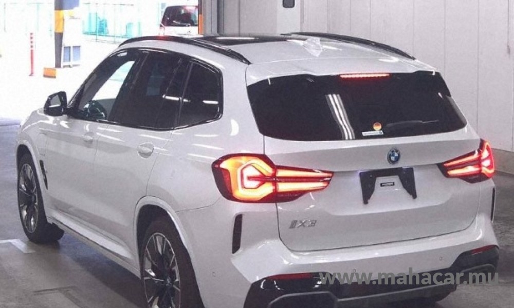2022 BMW iX3 photo 3